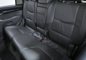 Подержанный автомобиль Toyota Land Cruiser Prado 2007 года (22 фото)