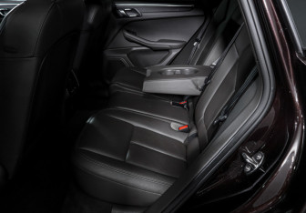 Подержанный автомобиль Porsche Macan 2019 года (10 фото)