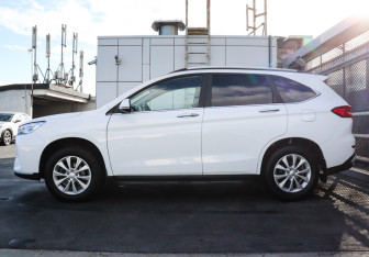 Подержанный автомобиль Haval M6 2023 года (8 фото)
