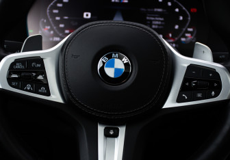 Подержанный автомобиль BMW X6 2021 года (27 фото)