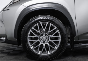Подержанный автомобиль Lexus NX 2015 года (25 фото)