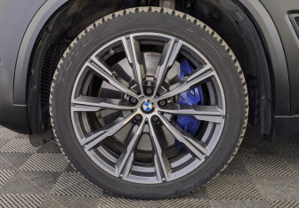Подержанный автомобиль BMW X5 2019 года (12 фото)