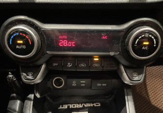 Подержанный автомобиль Kia Rio Sedan 2017 года (16 фото)