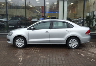 Подержанный автомобиль Volkswagen Polo Sedan 2012 года (5 фото)