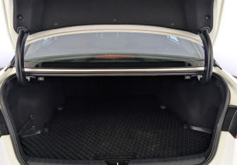 Подержанный автомобиль Kia Optima Sedan 2019 года (10 фото)