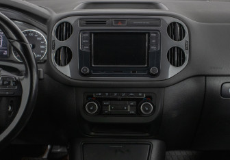 Подержанный автомобиль Volkswagen Tiguan 2013 года (14 фото)