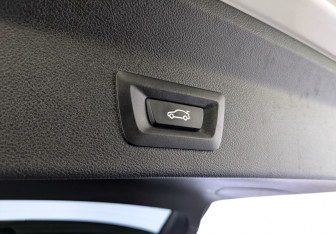 Подержанный автомобиль BMW X3 2021 года (10 фото)