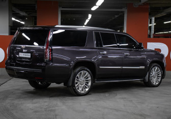 Подержанный автомобиль Cadillac Escalade Suv 2016 года (5 фото)
