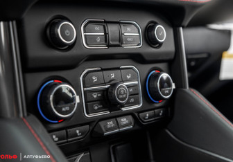 Новый Chevrolet Tahoe 2023 (8 фото)