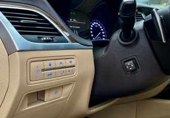 Подержанный автомобиль Genesis G80 2017 года (24 фото)