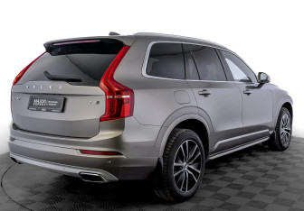 Подержанный автомобиль Volvo XC90 2021 года (5 фото)