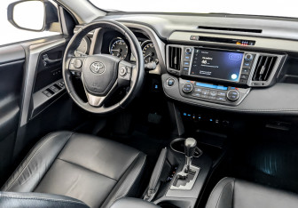 Подержанный автомобиль Toyota RAV4 2019 года (29 фото)