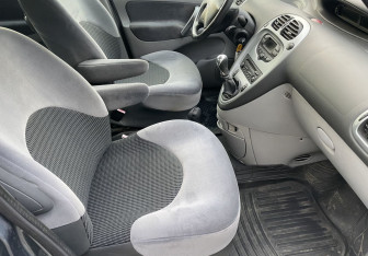 Подержанный автомобиль Citroen Xsara Picasso 2008 года (9 фото)