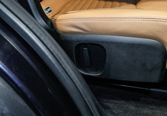 Подержанный автомобиль Land Rover Discovery 2017 года (16 фото)