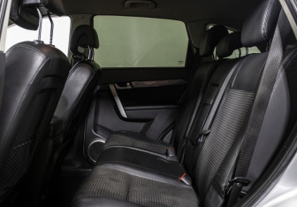 Подержанный автомобиль Chevrolet Captiva 2012 года (13 фото)