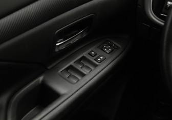 Подержанный автомобиль Mitsubishi Outlander 2014 года (15 фото)