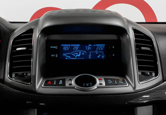 Подержанный автомобиль Chevrolet Captiva 2013 года (13 фото)