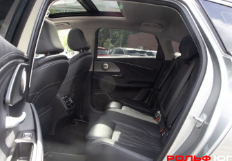 Подержанный автомобиль Chery Arrizo 8 2023 года (8 фото)