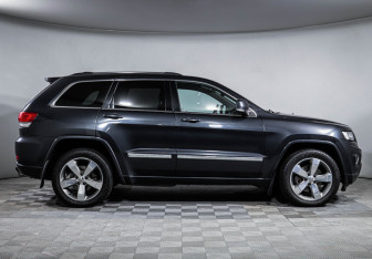 Подержанный автомобиль Jeep Grand Cherokee 2013 года (4 фото)