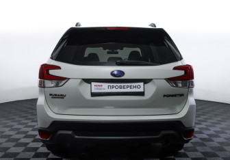 Подержанный автомобиль Subaru Forester Suv 2018 года (6 фото)
