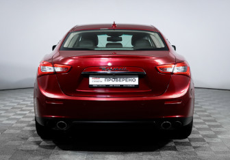 Подержанный автомобиль Maserati Ghibli Sedan 2014 года (6 фото)