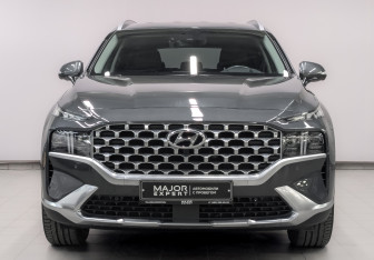 Подержанный автомобиль Hyundai Santa Fe 2022 года (2 фото)