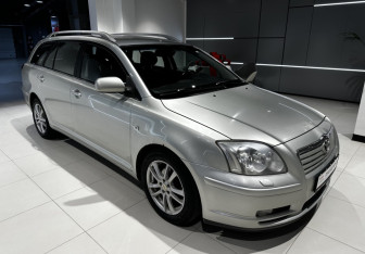 Подержанный автомобиль Toyota Avensis Wagon 2006 года (7 фото)