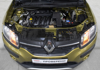 Подержанный автомобиль Renault Sandero 2016 года (9 фото)