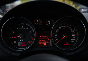 Подержанный автомобиль Audi TT Coupe 2007 года (9 фото)