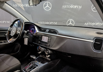 Подержанный автомобиль Kia Rio Hatchback 2021 года (12 фото)