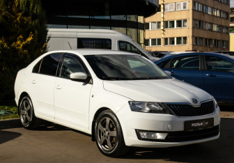 Подержанный автомобиль Skoda Rapid Liftback 2016 года (2 фото)