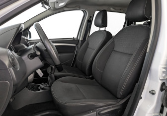 Подержанный автомобиль Nissan Terrano 2021 года (20 фото)