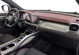 Подержанный автомобиль Geely Coolray 2024 года (13 фото)