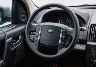 Подержанный автомобиль Land Rover Freelander 2012 года (15 фото)