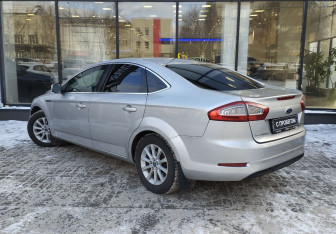 Подержанный автомобиль Ford Mondeo Sedan 2014 года (6 фото)