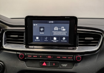 Подержанный автомобиль Kia Ceed Wagon 2019 года (15 фото)