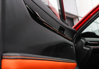 Подержанный автомобиль Changan UNI-V 2023 года (19 фото)