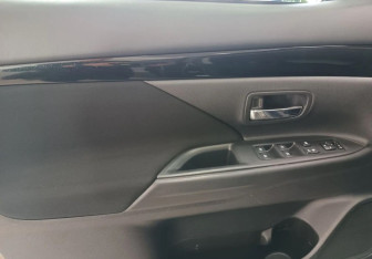 Подержанный автомобиль Mitsubishi Outlander 2020 года (15 фото)