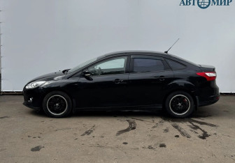 Подержанный автомобиль Ford Focus Sedan 2013 года (5 фото)