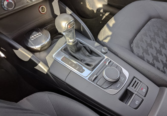 Подержанный автомобиль Audi A3 Hatchback 2014 года (27 фото)