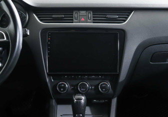 Подержанный автомобиль Skoda Octavia Liftback 2013 года (8 фото)