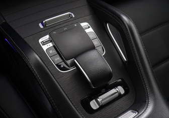 Подержанный автомобиль Mercedes-Benz GLE 2020 года (18 фото)