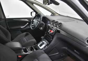 Подержанный автомобиль Ford S-MAX 2013 года (5 фото)