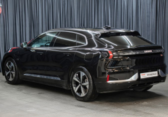 Подержанный автомобиль Zeekr 001 2023 года (7 фото)