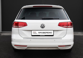 Подержанный автомобиль Volkswagen Passat Wagon 2018 года (5 фото)