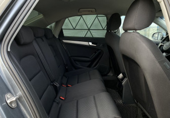 Подержанный автомобиль Audi A4 Sedan 2013 года (20 фото)