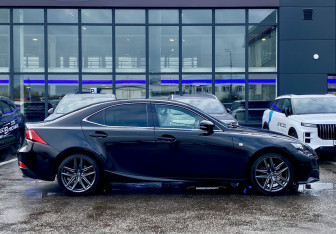 Подержанный автомобиль Lexus IS Sedan 2013 года (4 фото)