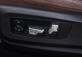 Подержанный автомобиль BMW X7 2019 года (24 фото)