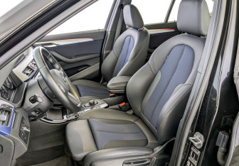Подержанный автомобиль BMW X1 2022 года (20 фото)
