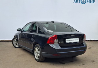 Подержанный автомобиль Volvo S40 2007 года (7 фото)